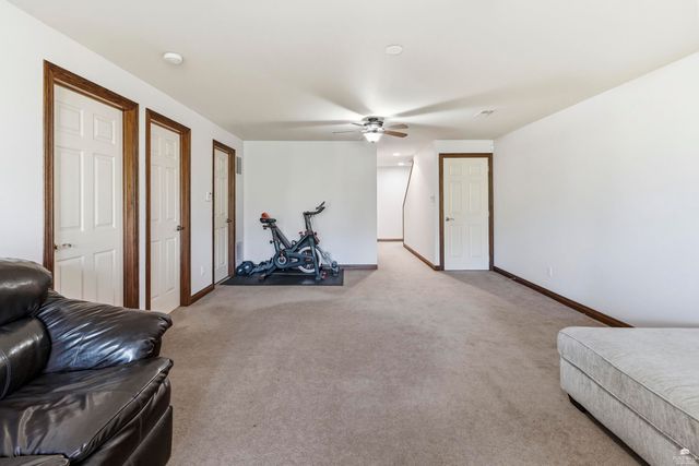 1108 Oaktree Place, Manhattan, KS 66503