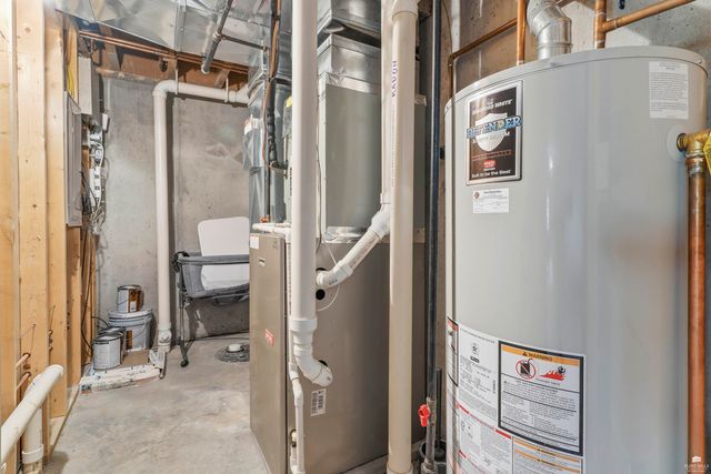 1108 Oaktree Place, Manhattan, KS 66503