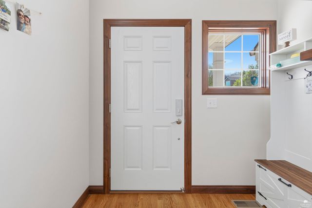 1108 Oaktree Place, Manhattan, KS 66503