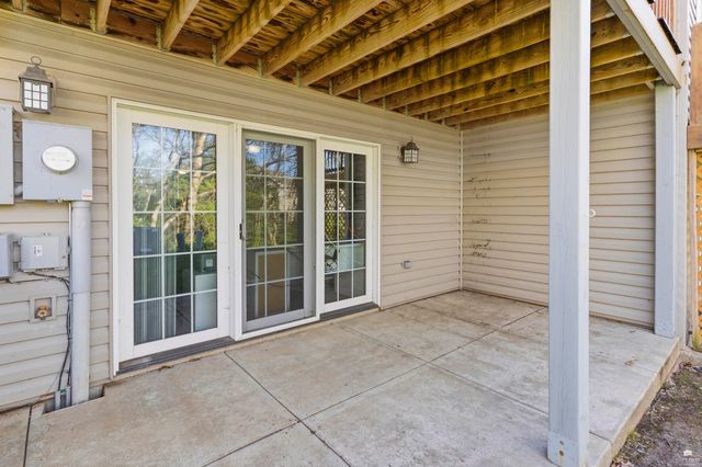 1108 Oaktree Place, Manhattan, KS 66503