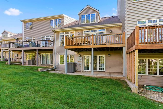 1108 Oaktree Place, Manhattan, KS 66503