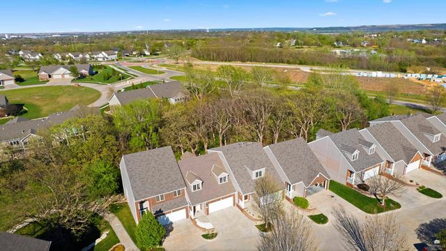 1108 Oaktree Place, Manhattan, KS 66503