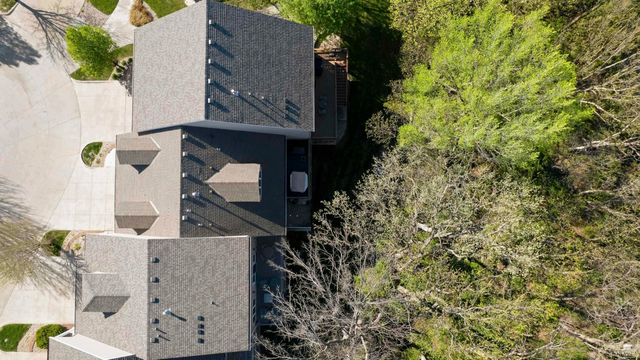 1108 Oaktree Place, Manhattan, KS 66503