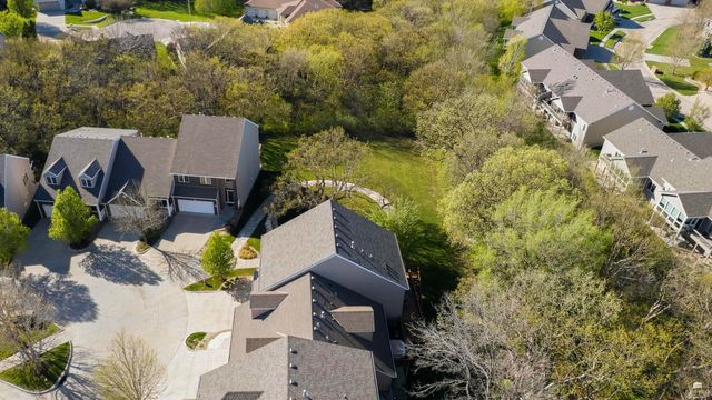 1108 Oaktree Place, Manhattan, KS 66503