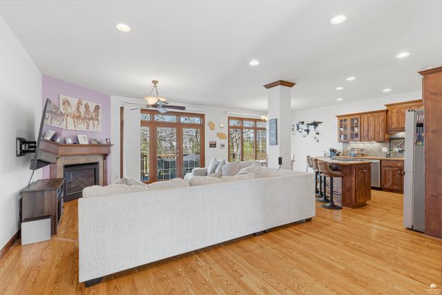 1108 Oaktree Place, Manhattan, KS 66503