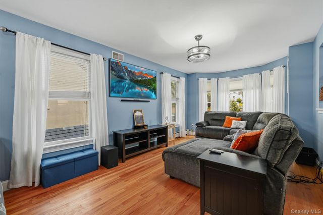 31 Schreiber Street, Tappan, NY 10983