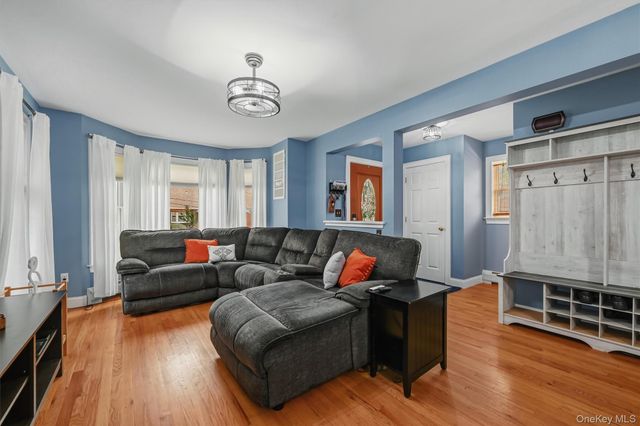 31 Schreiber Street, Tappan, NY 10983