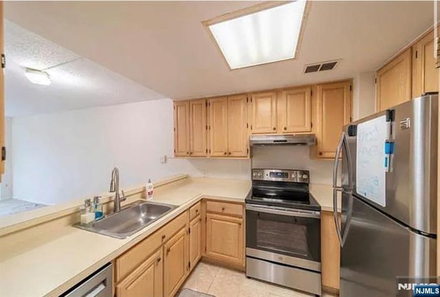 310 Lookout Avenue 304, Hackensack, NJ 07630