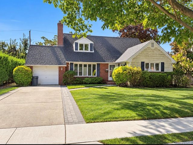90 amherst Street, Garden City, NY 11530