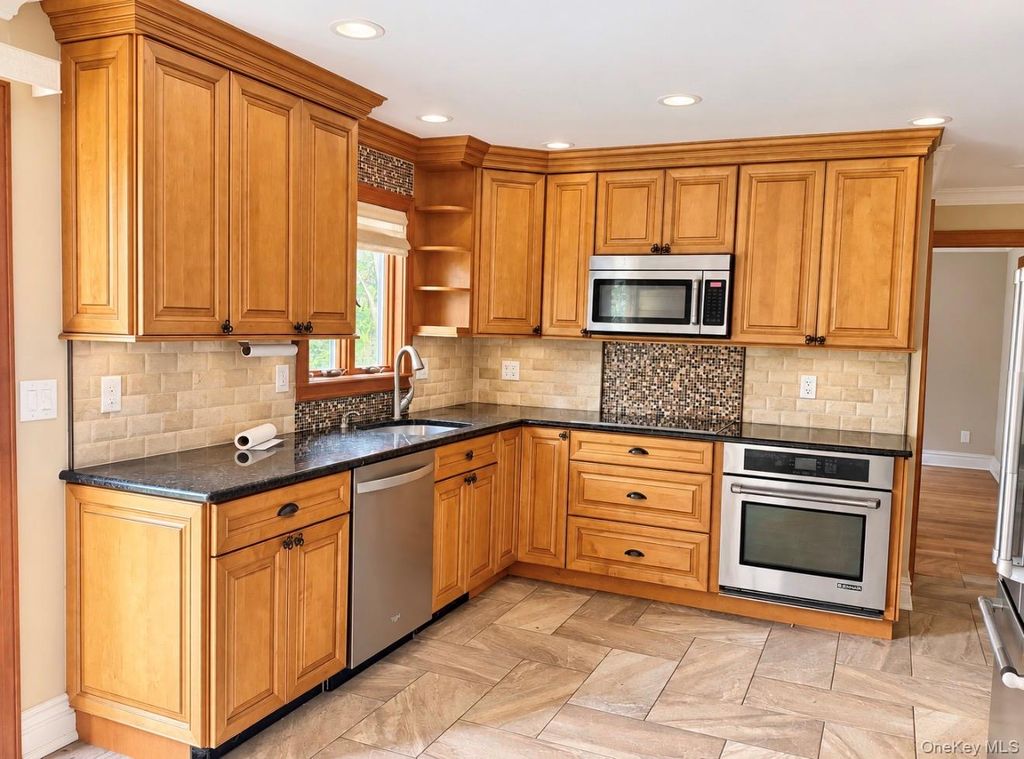 90 amherst Street, Garden City, NY 11530 — photo 4