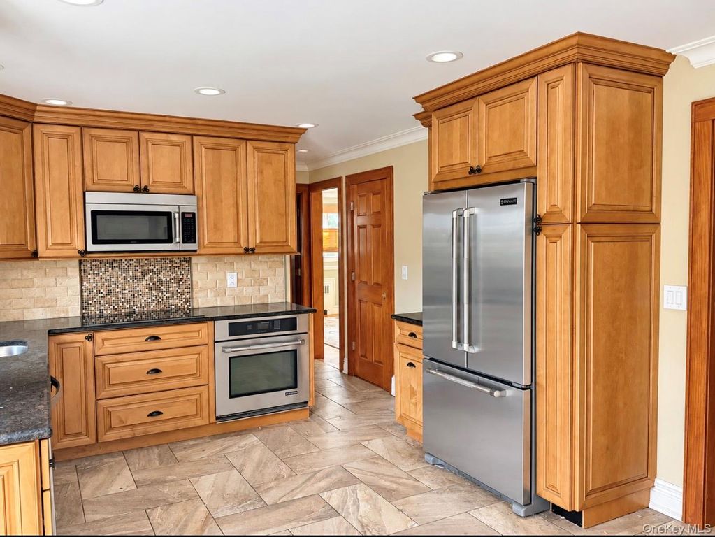 90 amherst Street, Garden City, NY 11530 — photo 5