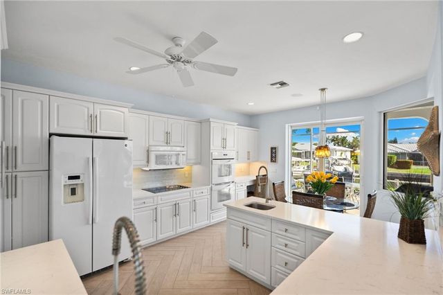 1281 Aruba CT, Marco Island, FL 34145