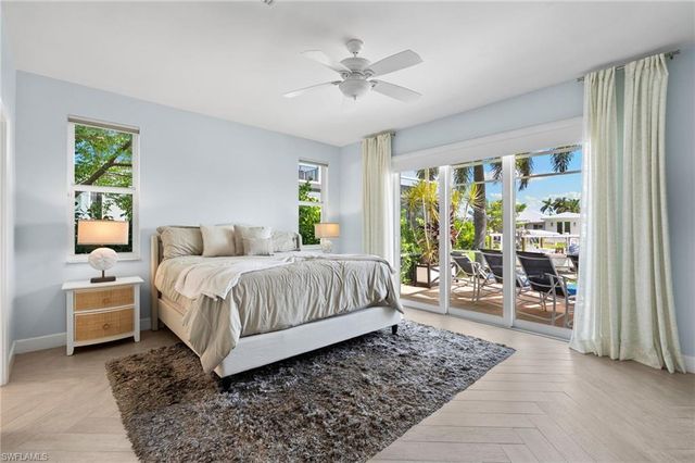 1281 Aruba CT, Marco Island, FL 34145