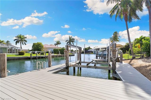 1281 Aruba CT, Marco Island, FL 34145