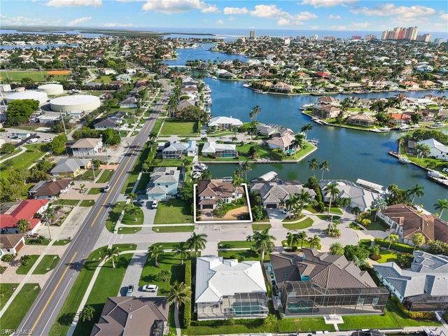 1281 Aruba CT, Marco Island, FL 34145