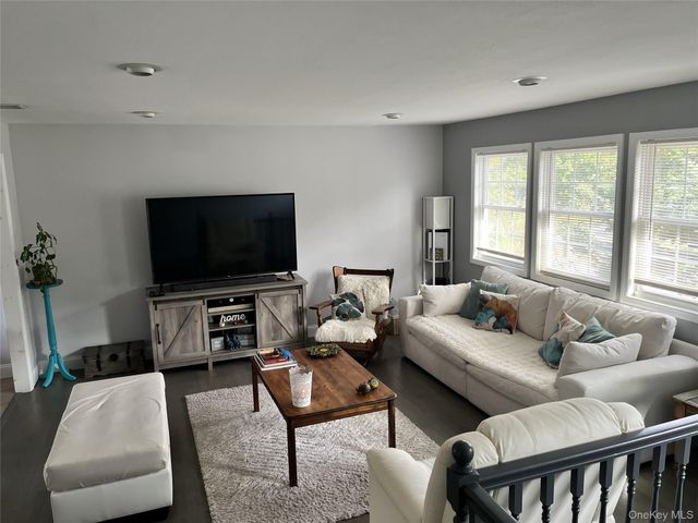 104 19th Street, Wading River, NY 11792