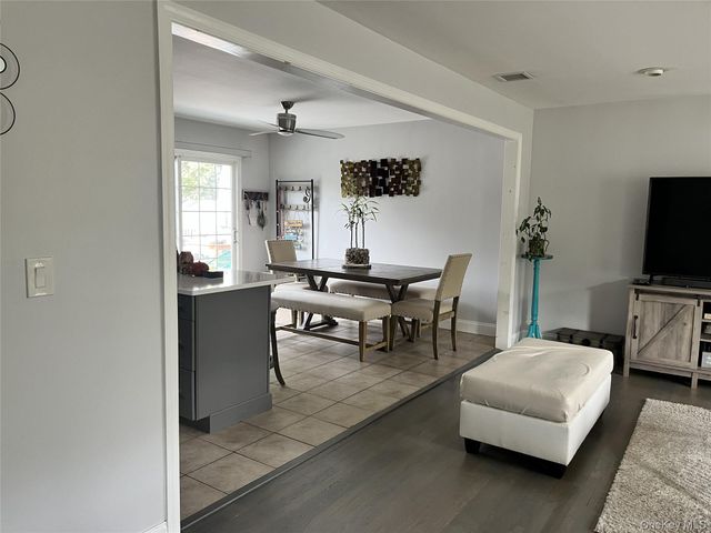 104 19th Street, Wading River, NY 11792