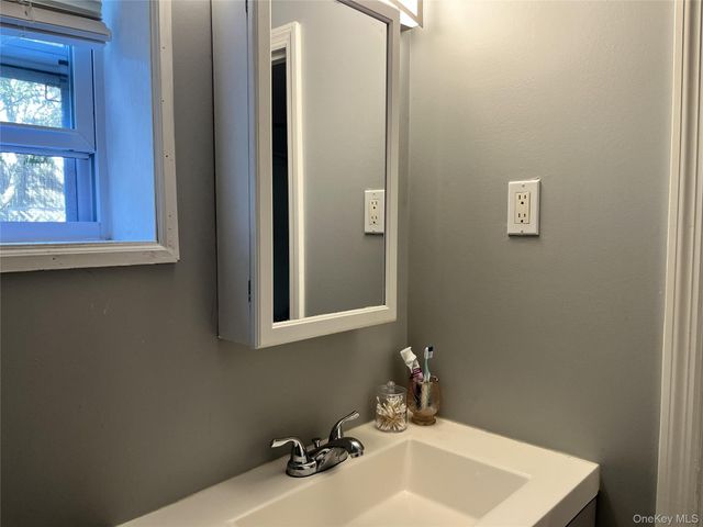 104 19th Street, Wading River, NY 11792