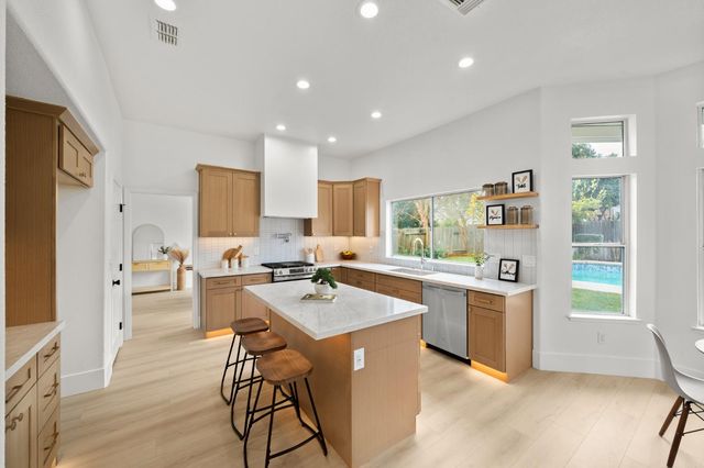 6051 Kenneth Oak Way, Fair Oaks, CA 95628