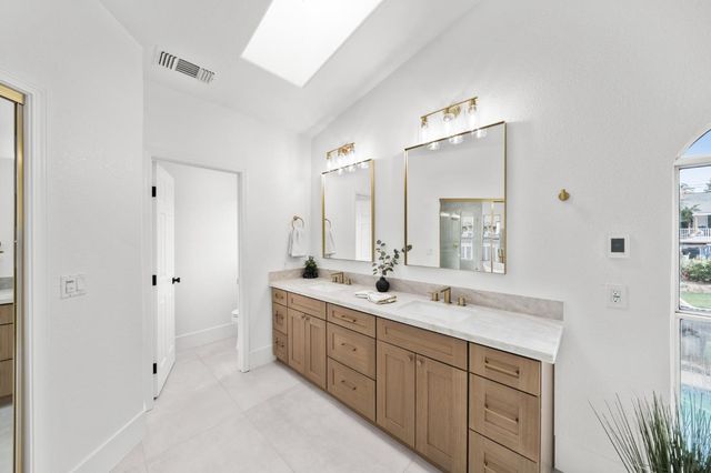 6051 Kenneth Oak Way, Fair Oaks, CA 95628