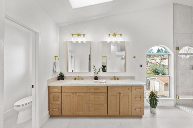 6051 Kenneth Oak Way, Fair Oaks, CA 95628