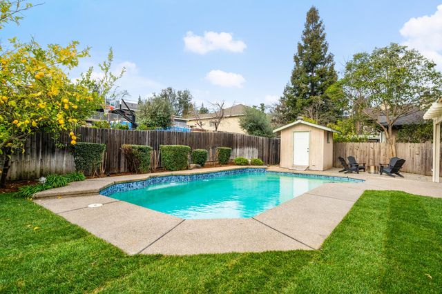 6051 Kenneth Oak Way, Fair Oaks, CA 95628