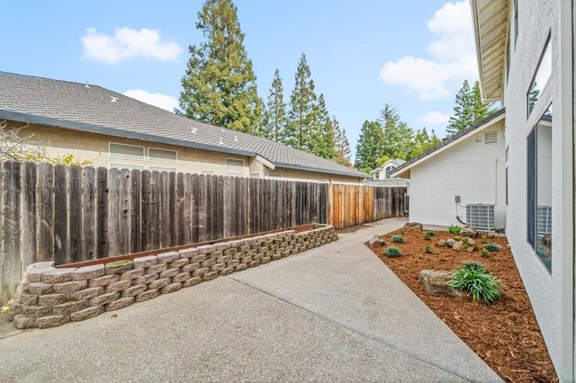 6051 Kenneth Oak Way, Fair Oaks, CA 95628