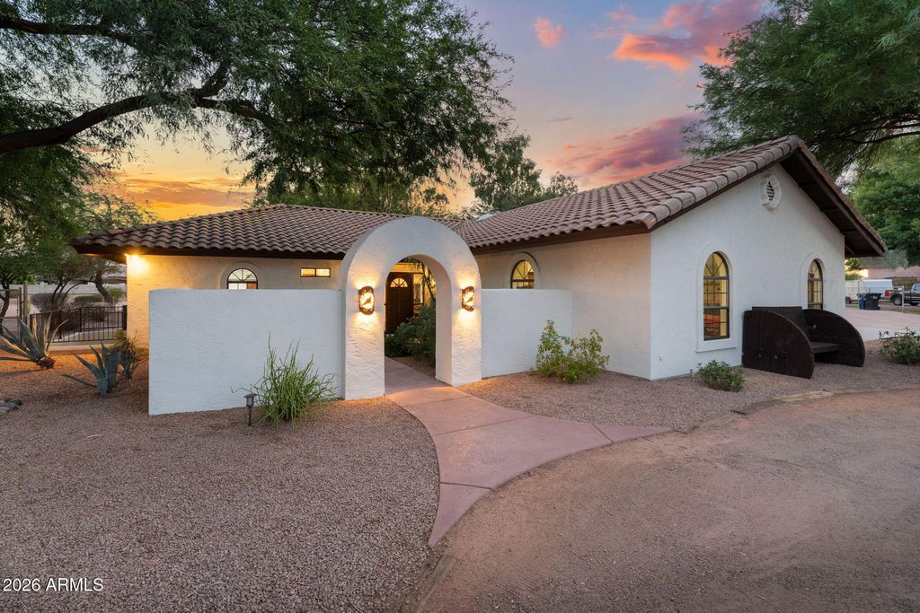 2601 E MESQUITE Street, Gilbert, AZ 85296 — photo 4