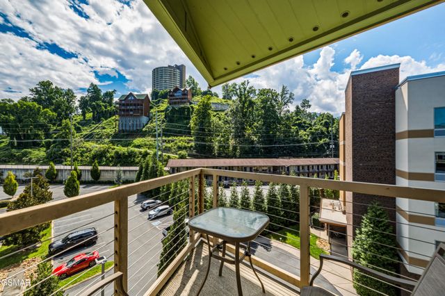 513 McCarter Rd Apt 5S, Gatlinburg, TN 37738