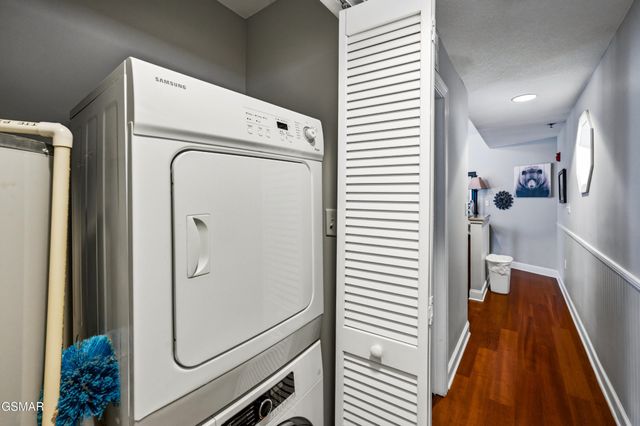513 McCarter Rd Apt 5S, Gatlinburg, TN 37738