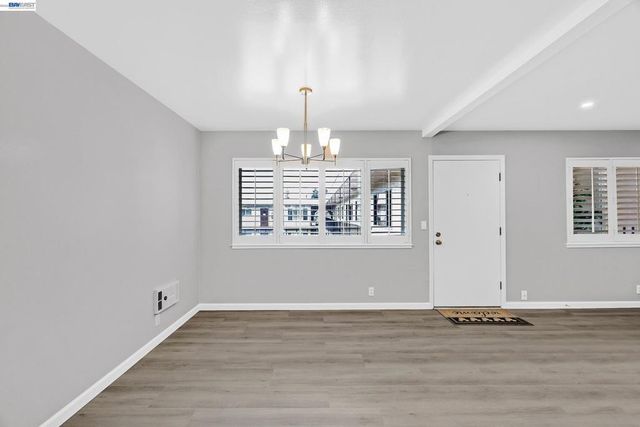 2133 Santa Clara Ave 328, Alameda, CA 94501