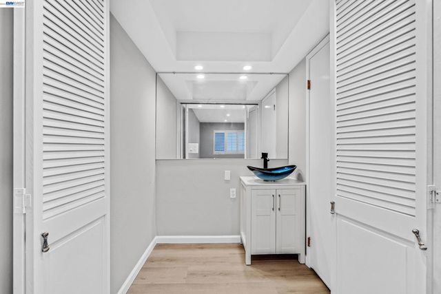 2133 Santa Clara Ave 328, Alameda, CA 94501