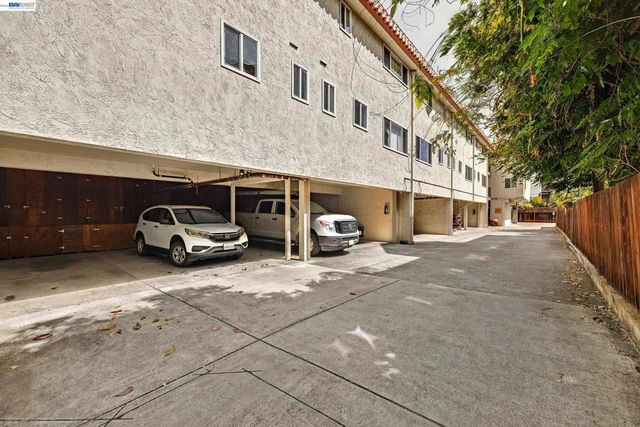 2133 Santa Clara Ave 328, Alameda, CA 94501