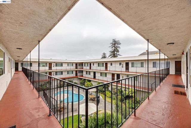 2133 Santa Clara Ave 328, Alameda, CA 94501