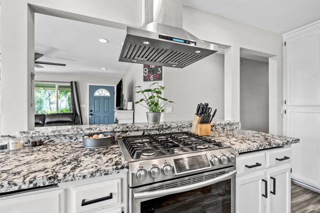 4428 Panorama Dr, Placerville, CA 95667