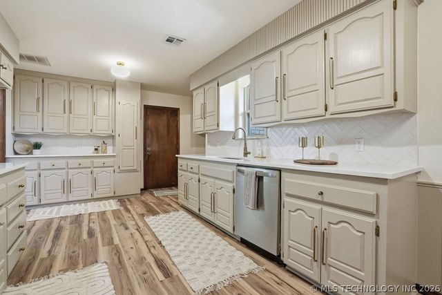 7027 E 47th Street, Tulsa, OK 74145