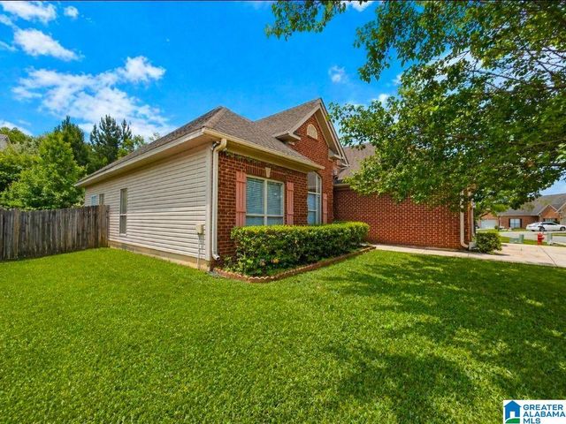 2042 FOREST LAKES LANE, Sterrett, AL 35147