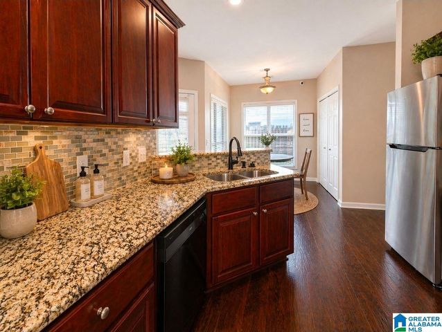 2042 FOREST LAKES LANE, Sterrett, AL 35147