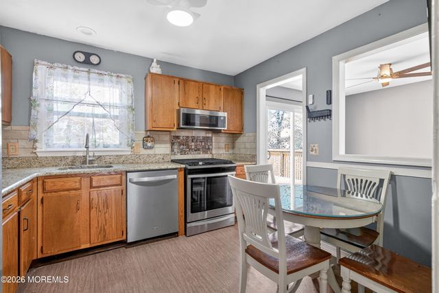 102 Tarnov Court, Manchester, NJ 08759