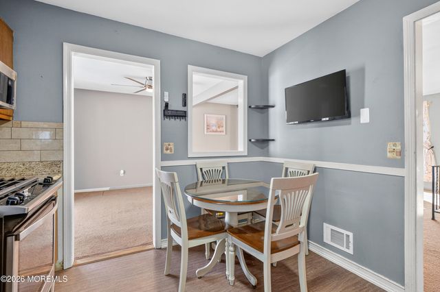 102 Tarnov Court, Manchester, NJ 08759