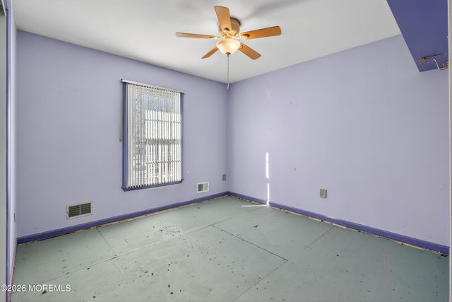 102 Tarnov Court, Manchester, NJ 08759