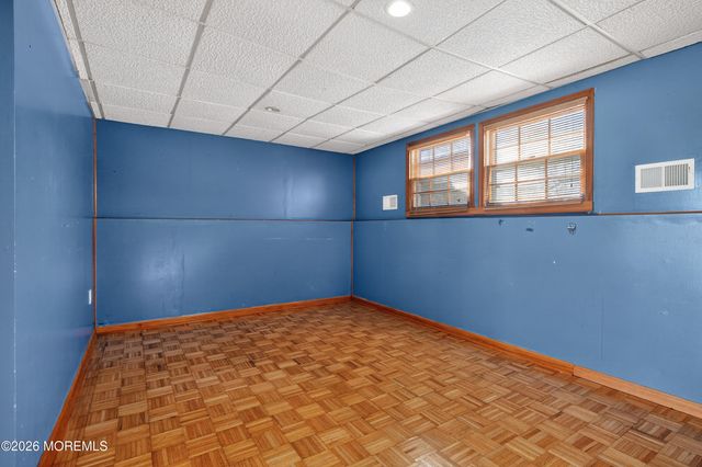 102 Tarnov Court, Manchester, NJ 08759