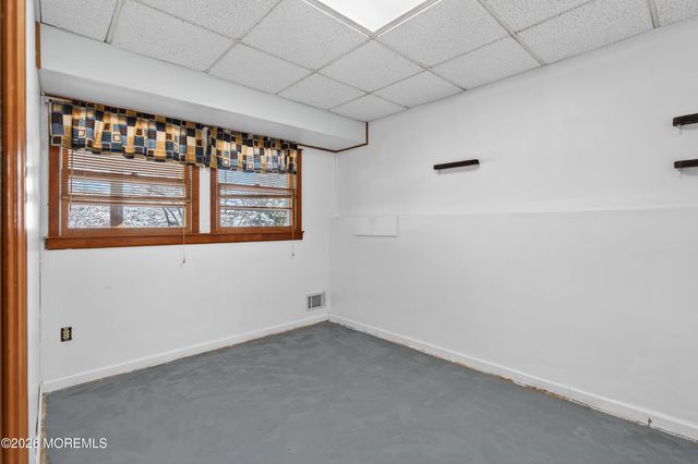 102 Tarnov Court, Manchester, NJ 08759