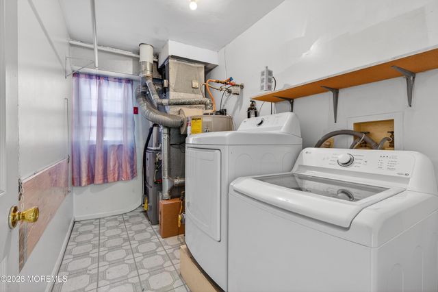 102 Tarnov Court, Manchester, NJ 08759