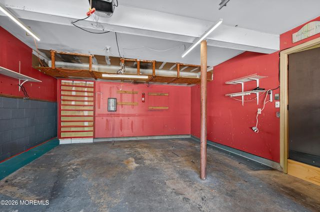 102 Tarnov Court, Manchester, NJ 08759