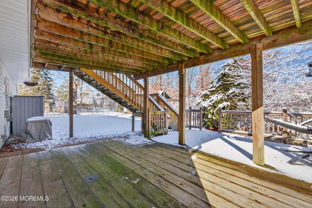 102 Tarnov Court, Manchester, NJ 08759