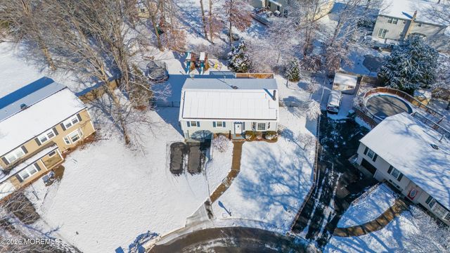 102 Tarnov Court, Manchester, NJ 08759