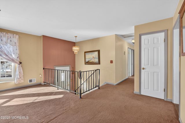 102 Tarnov Court, Manchester, NJ 08759