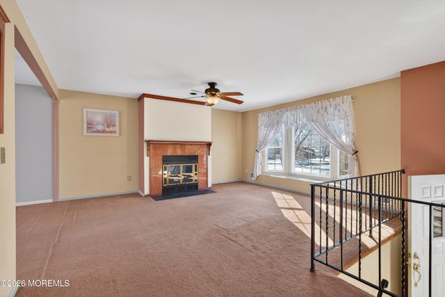 102 Tarnov Court, Manchester, NJ 08759