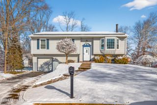 102 Tarnov Court, Manchester, NJ 08759